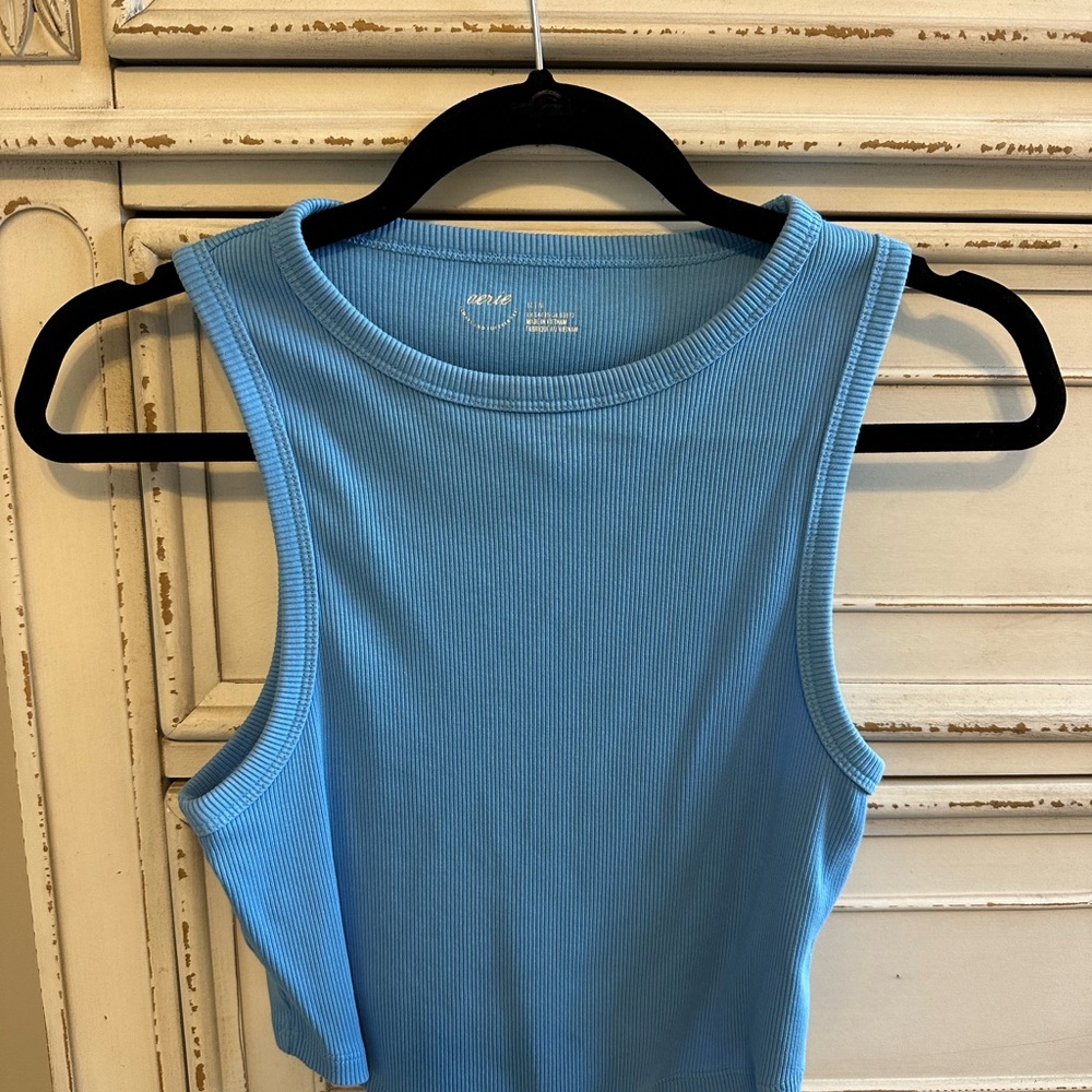 Blue Sleeveless Ribbed Crop Tank